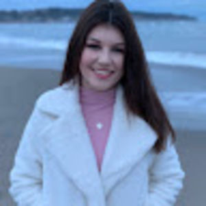 Meet your Posher, Cassandra